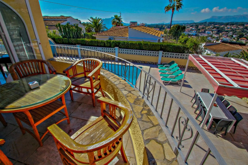 Samina - holiday home with stunning views and private pool in Benissa