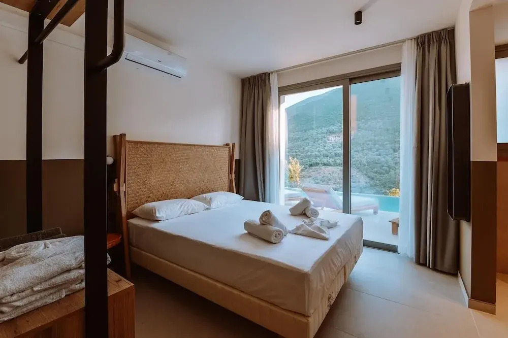 Luxury Villas Theros with private pools
