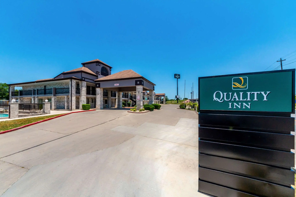 Quality Inn I-10 East near Frost Bank Center
