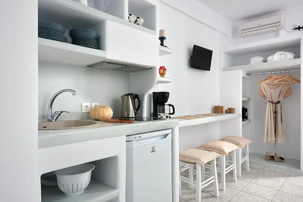 Elia Studios Pollonia