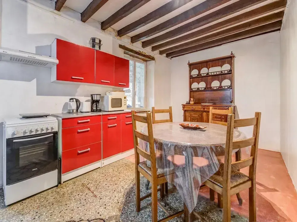 Traditional Holiday Home in Brinon sur Beuvron