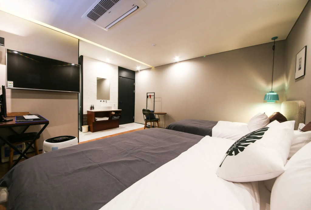 Brown Dot Yangjeong