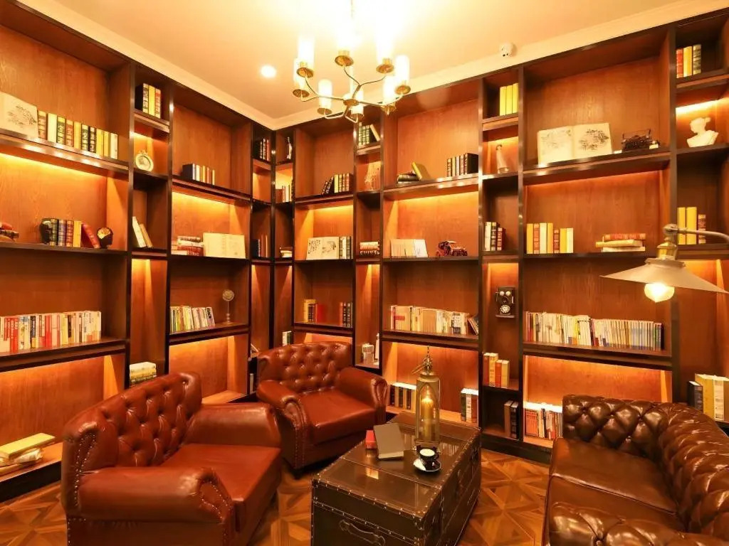 James Joyce Coffetel Chengdu Longquan Dongfang Huada Plaza