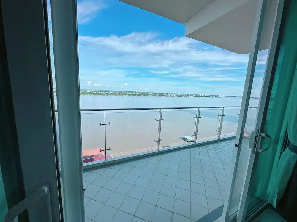 Infinity 28 Hotel and Residence