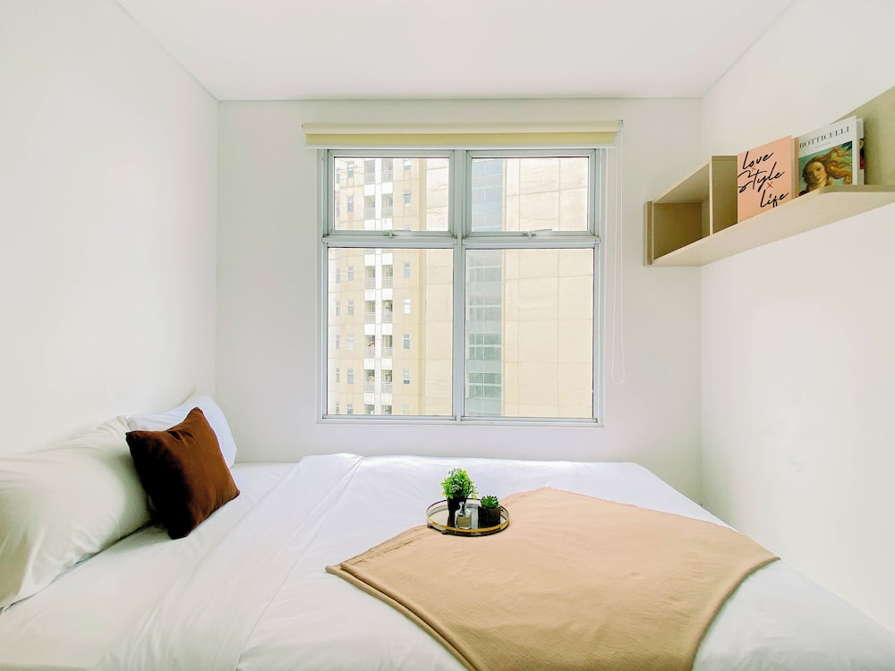 Comfortable And Homey 2Br Apartement At Vittoria Residence