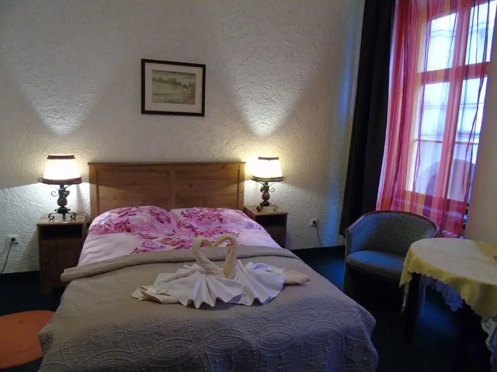 Grand Luxury Hotel
