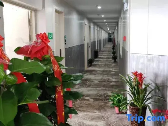 Yunzhu Business Hotel (Binhu Zhuyuan Subway Station)