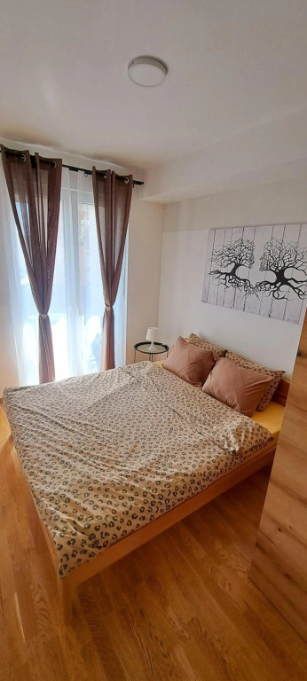 J&J Apartment