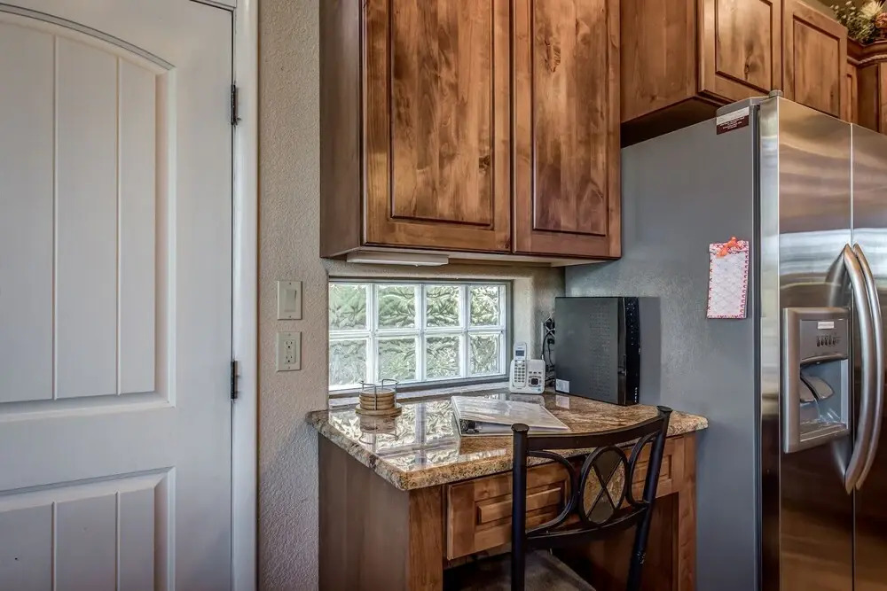 Adobe Mountain Views - Four Bedroom Cabin with Hot Tub