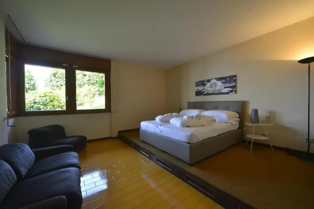 Holiday Garda Villa Dolcelago Lake Front