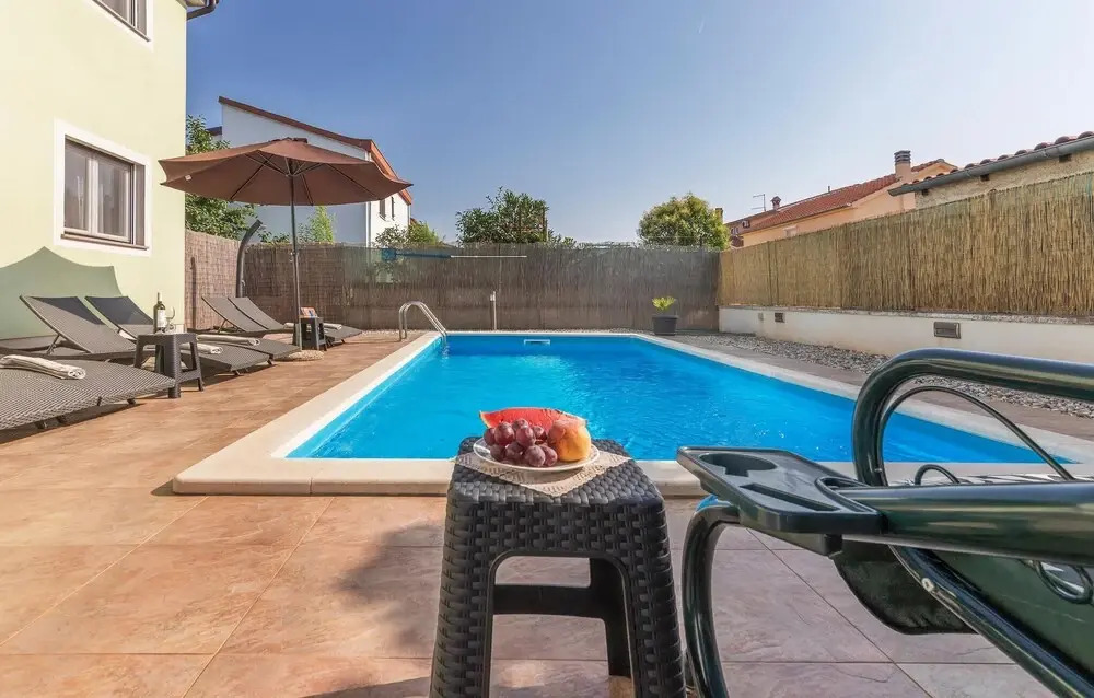 Beautiful Home in Fazana With Wifi and 5 Bedrooms