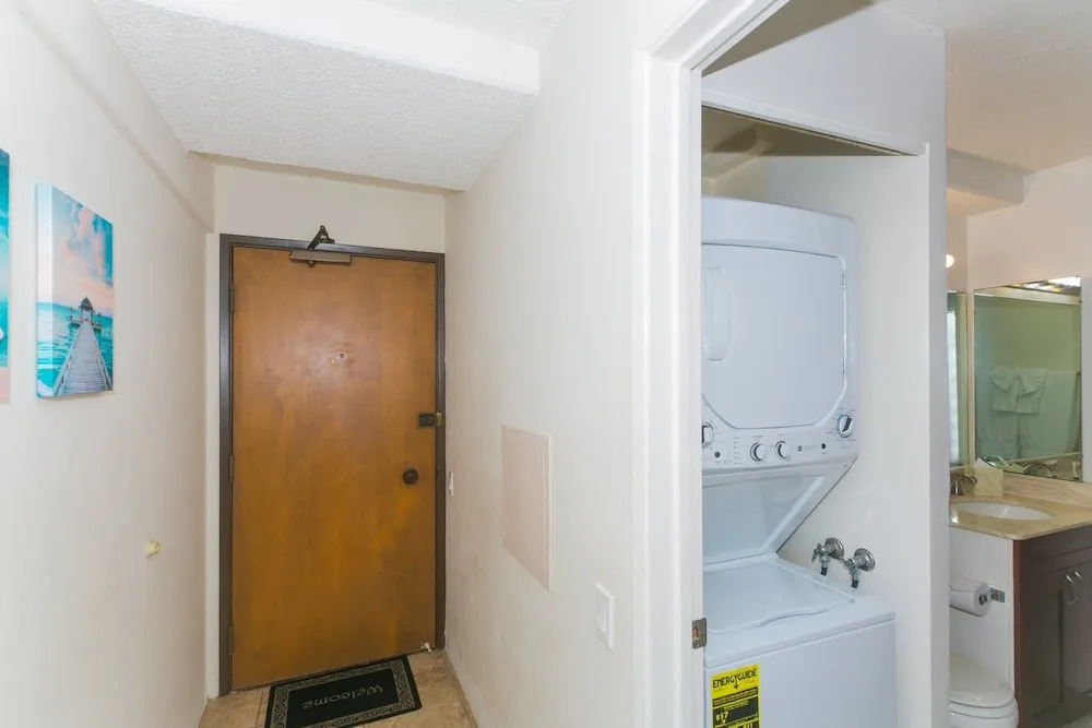 Two Bedroom Discovery Bay High Rise Condos with Lanai & Gorgeous Views