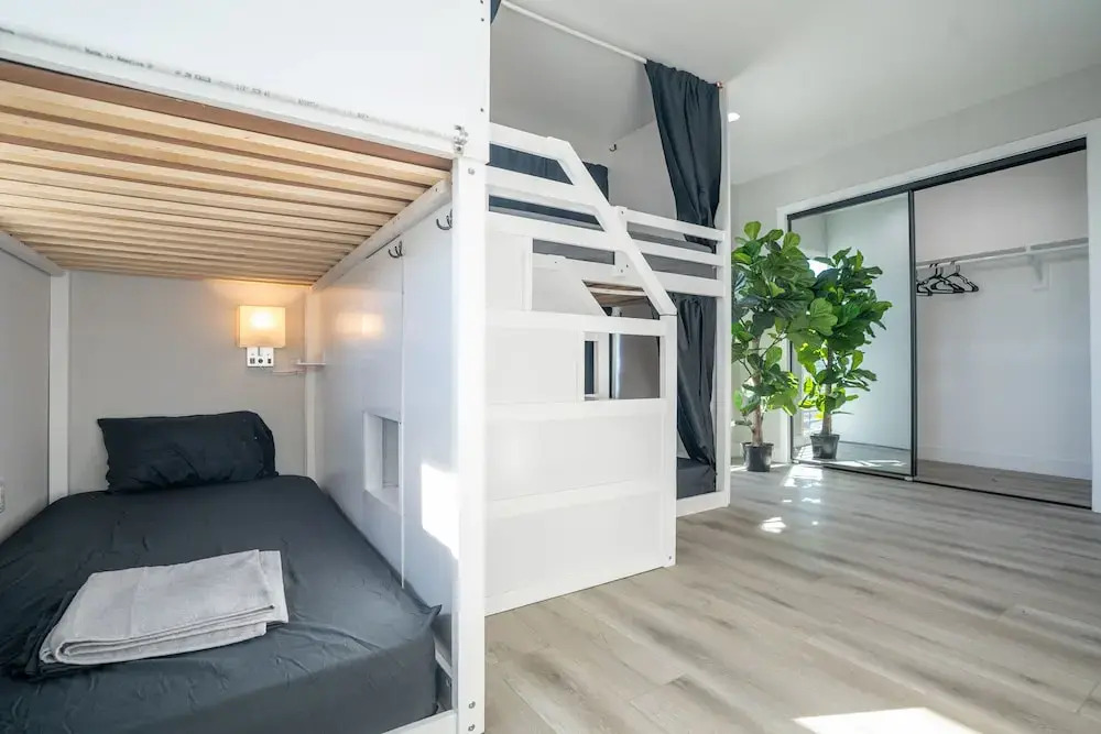 Normandie Hostel