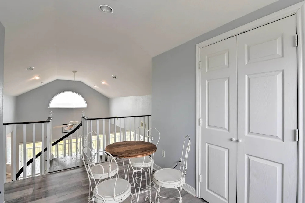 Oceanfront Galveston Home - Walk to Beach!