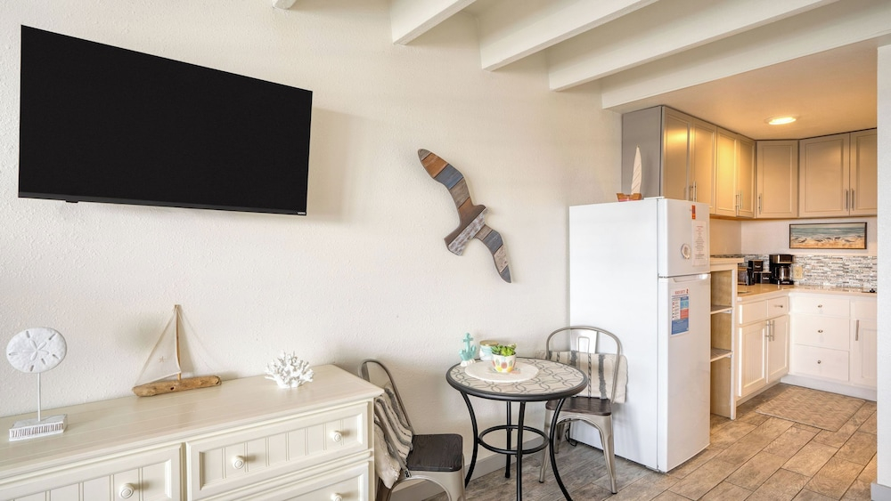 Fontainebleau 706 by Avantstay Beachfront+views