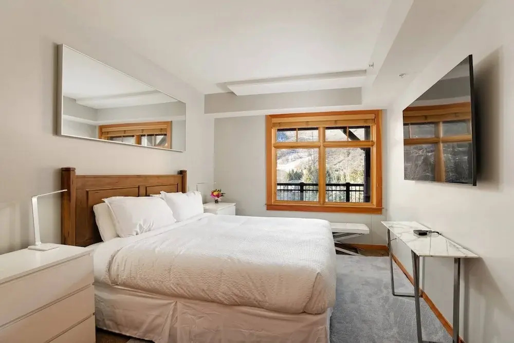 Capitol Peak Lodge by iTrip Aspen Snowmass