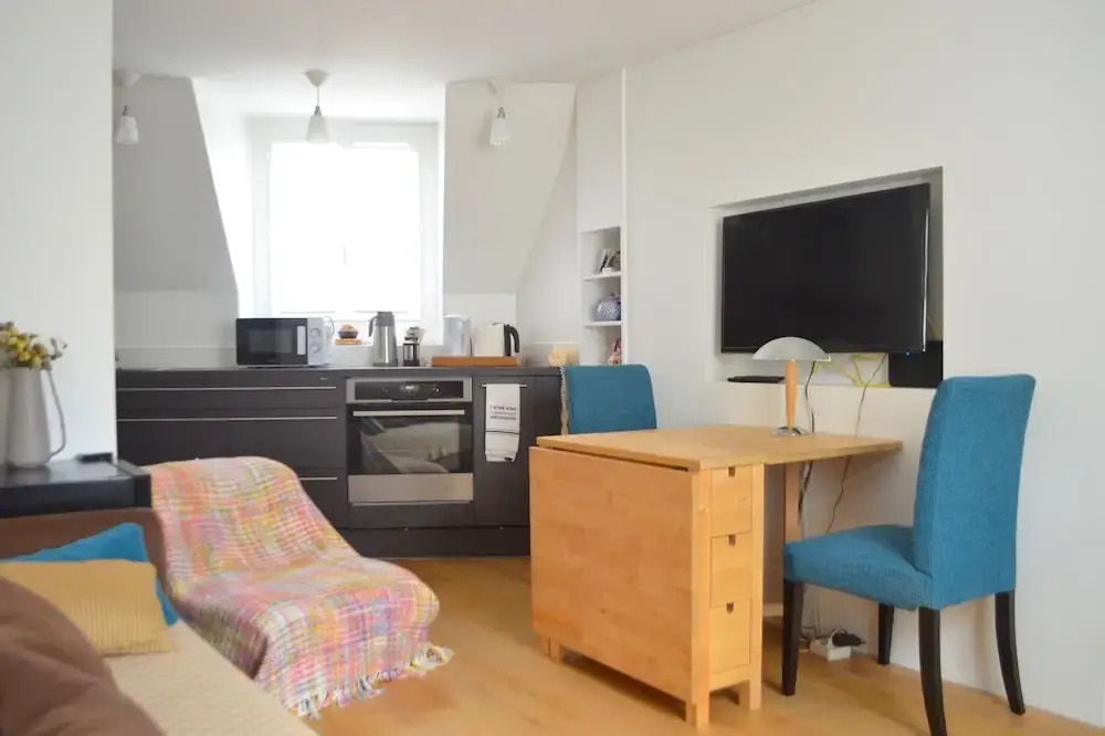 Top Floor Flat Near Bastille