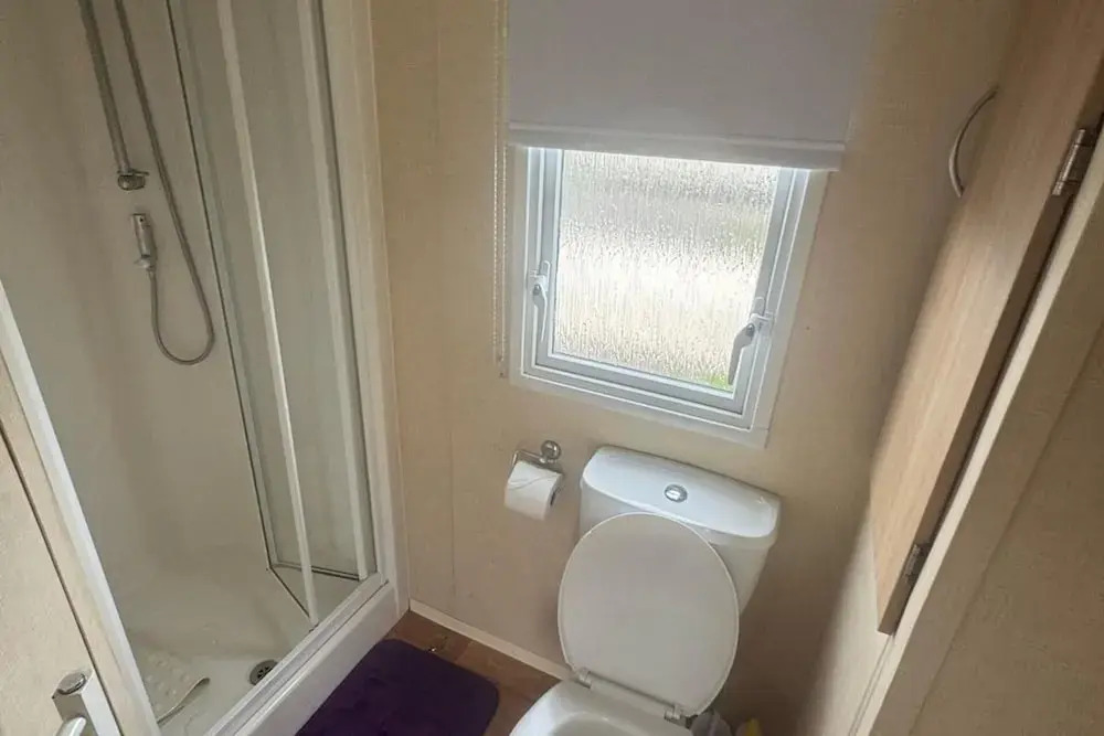 3 Bed Caravan - Sleeps 8 - Pets - Parking