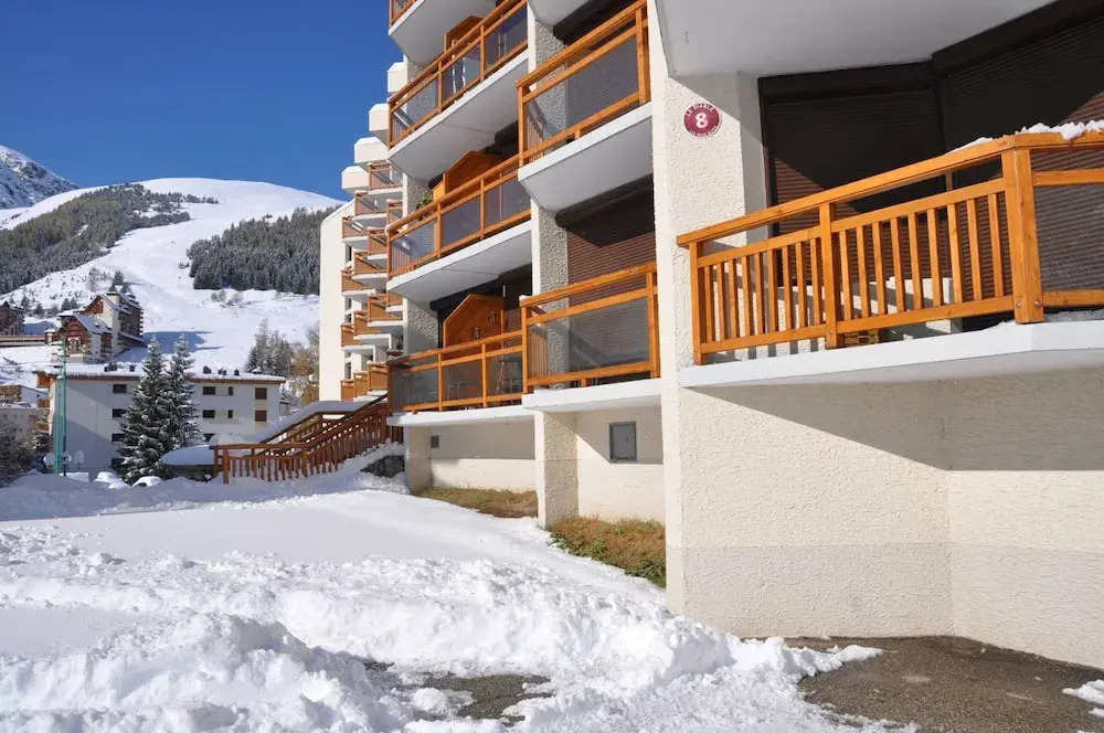 Ski-in Apartment for 6 Guests