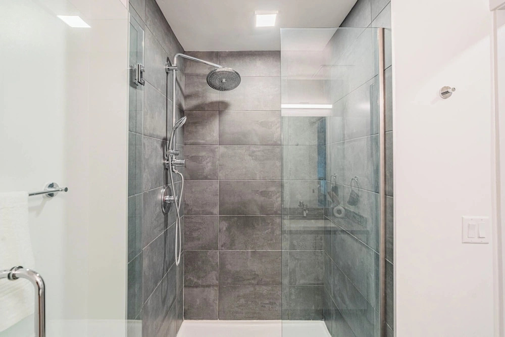 Sora DT Stay w CityView-HeatedPool-Gym
