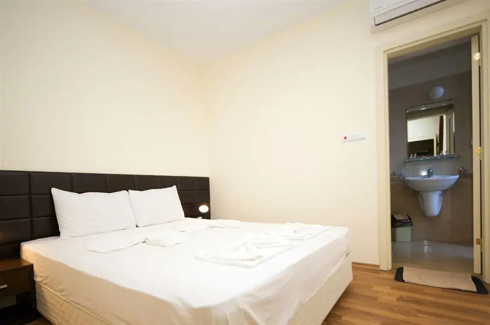 Golden Beach Hotel