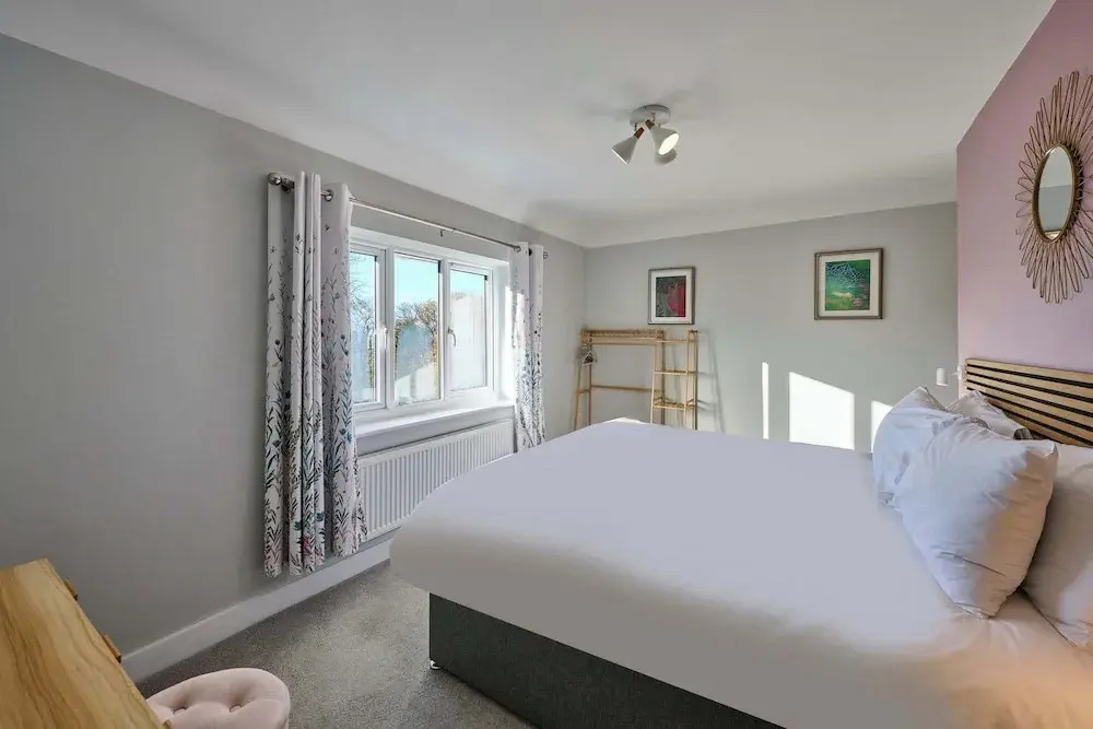 Host Stay Roundwood House