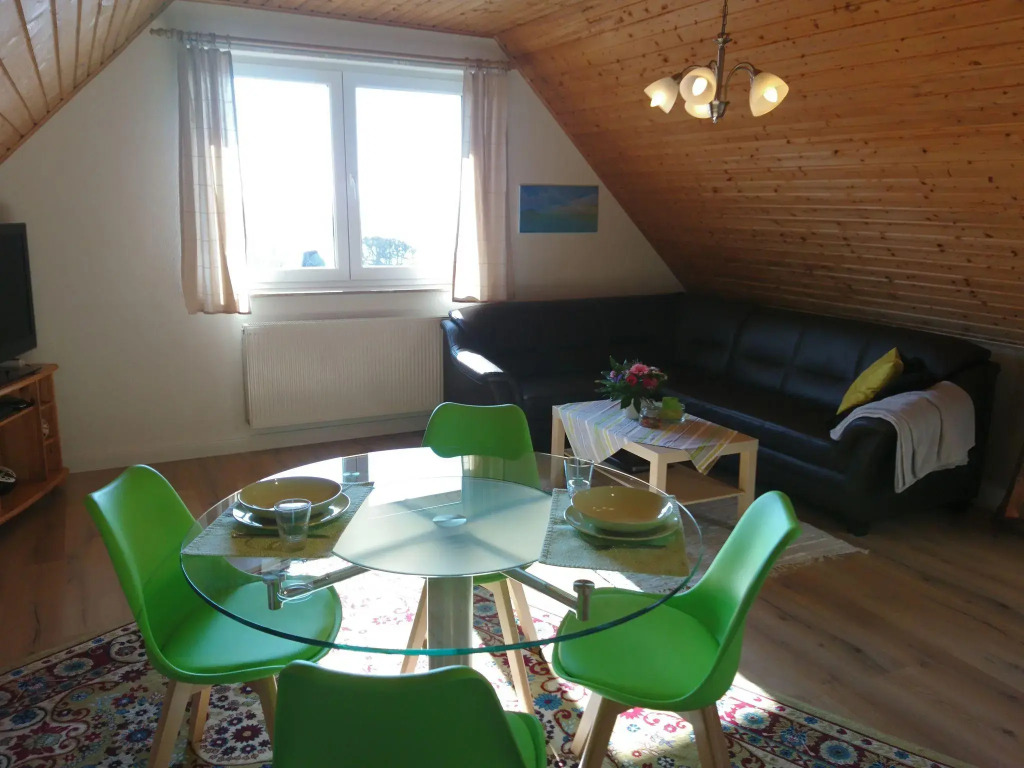 Spacious appartment in Wilhelmshof near Lake