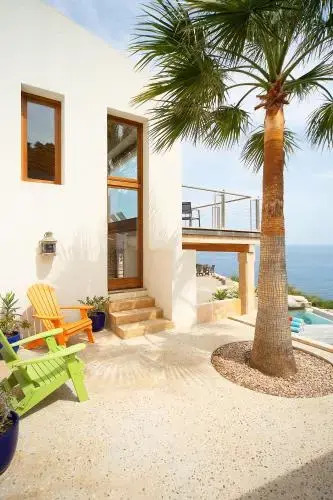 Sea Front Villa with Access Mallorca 8 Pers