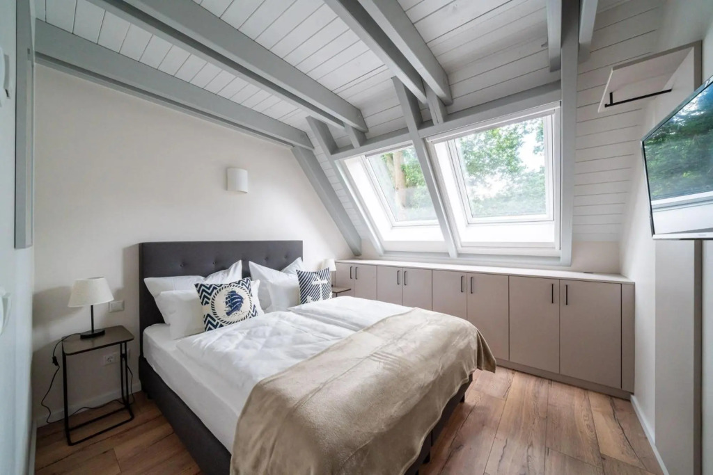 Wellness-Ferienhaus "Löwenzahn" mit Sauna, Kamin & Terrasse - ruhig am Ostseewald in Zingst