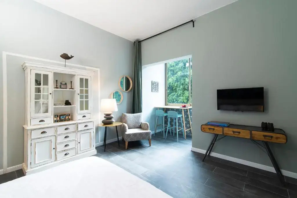 Cozy and Spacious by TLV2RENT