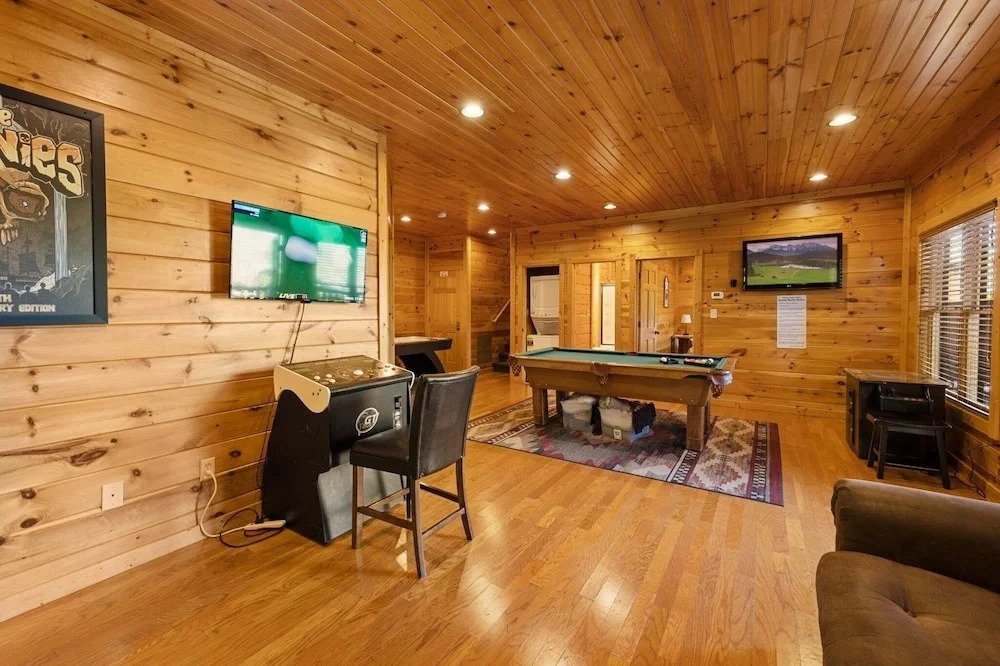 Gatlinburg Mountain Lodge 5 Bedroom Cabin