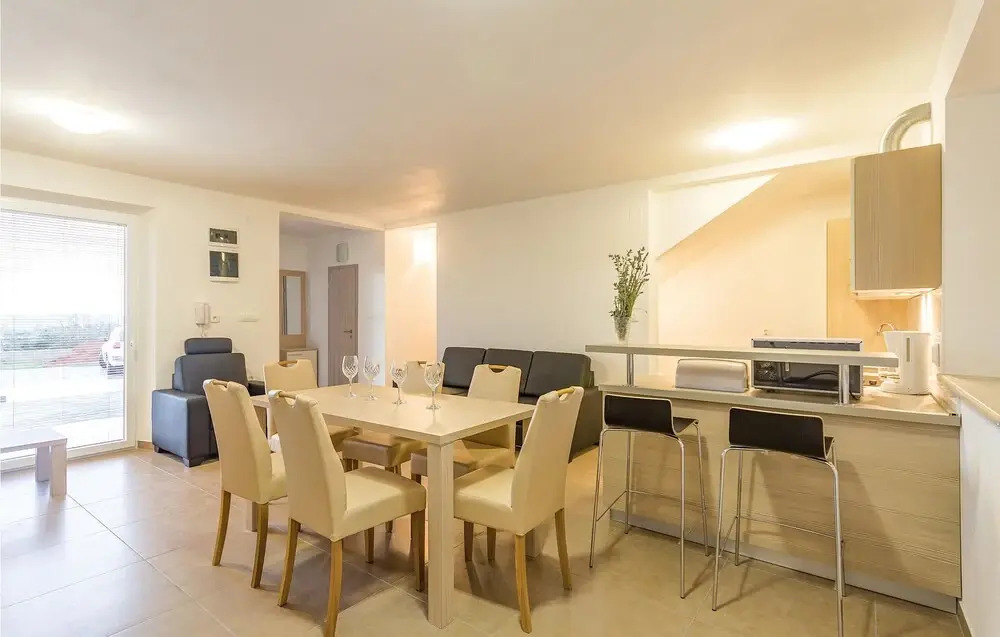 Amazing Home in Bratulici With Wifi and 2 Bedrooms