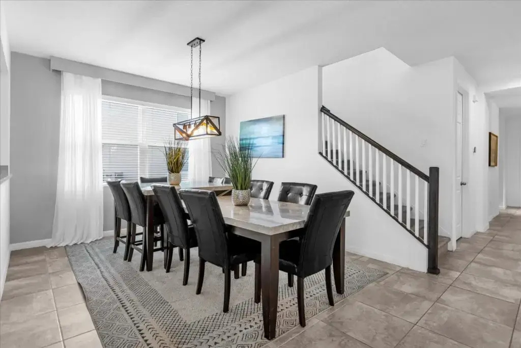 9 Bedrooms 6 Bathrooms Solara 8901 Cb