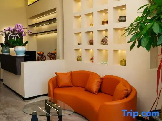 Jinghong Jiutai Hot Spring Hotel