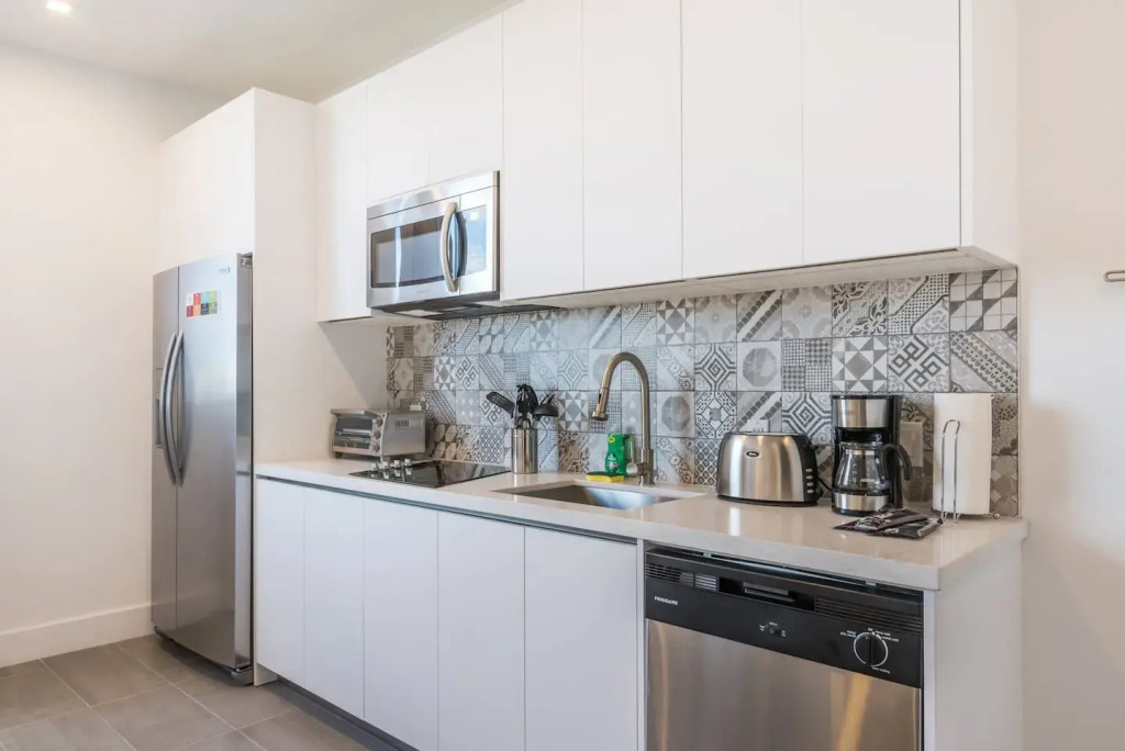 Luxury 2 bedroom apt in South Beach 502