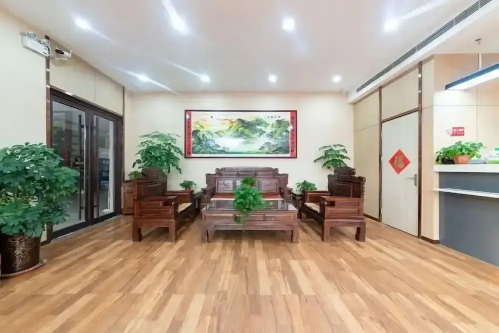 Lianjia Holiday Hotel(Jigang Senior High School)