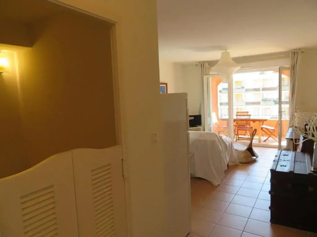 Appartement Bormes-les-Mimosas, 2 pièces, 5 personnes - FR-1-610-12