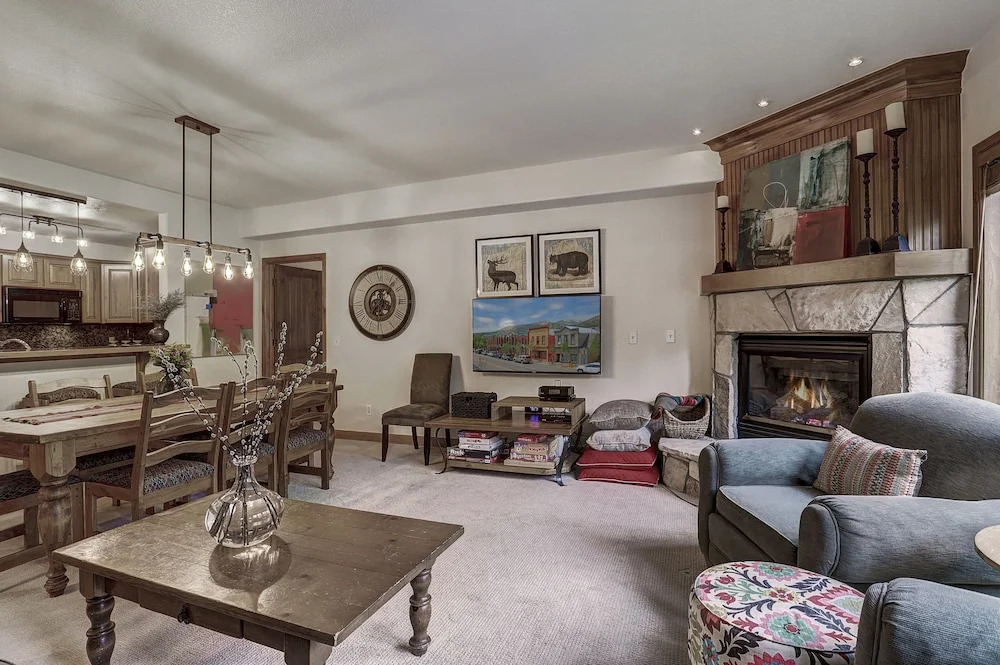 Riverbend Lodge #001