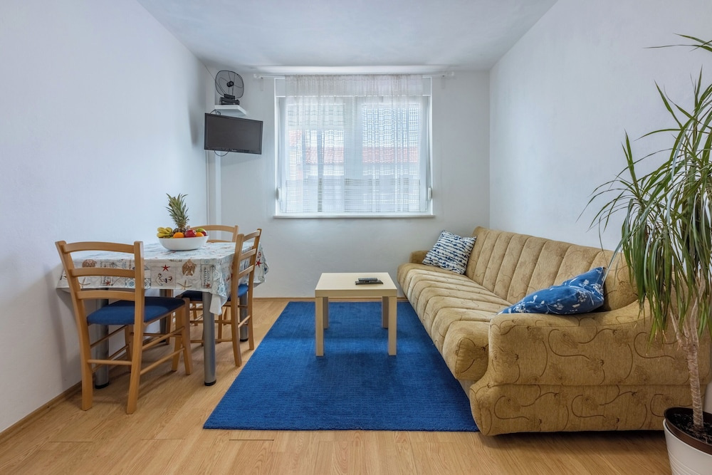 Apartment Megi