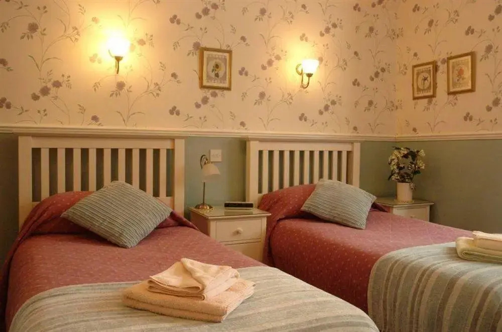 Midway Guest House