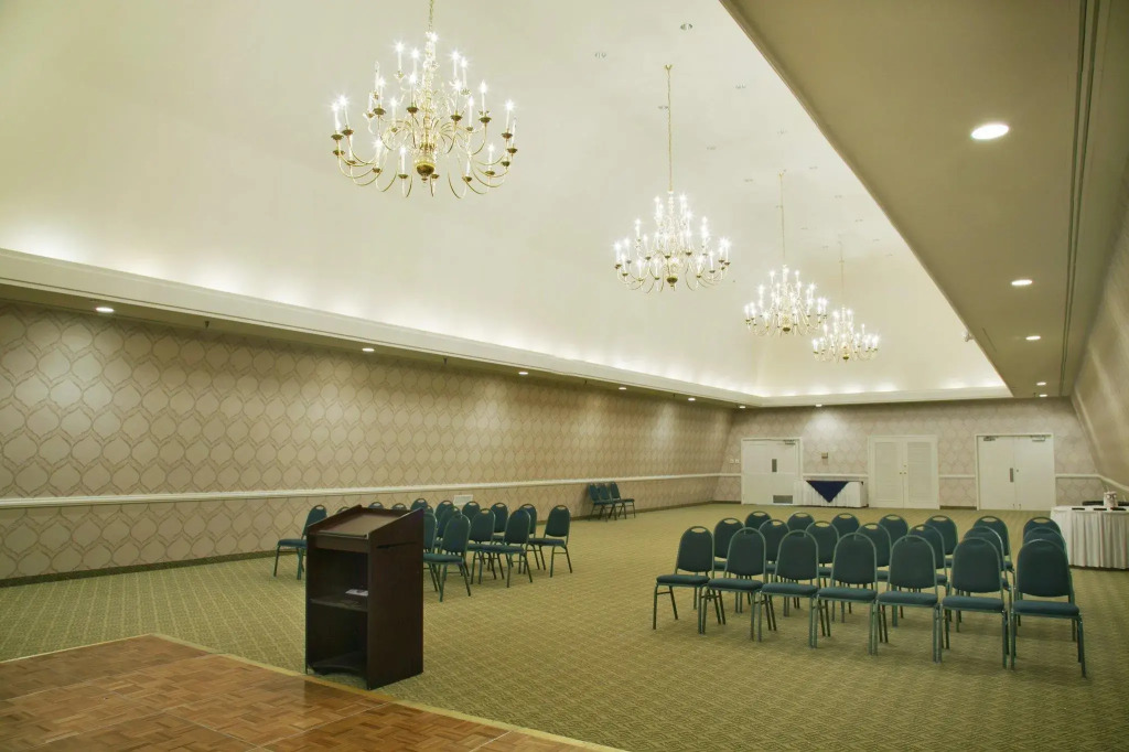 Clarion Hotel & Suites Convention Center Fredericksburg