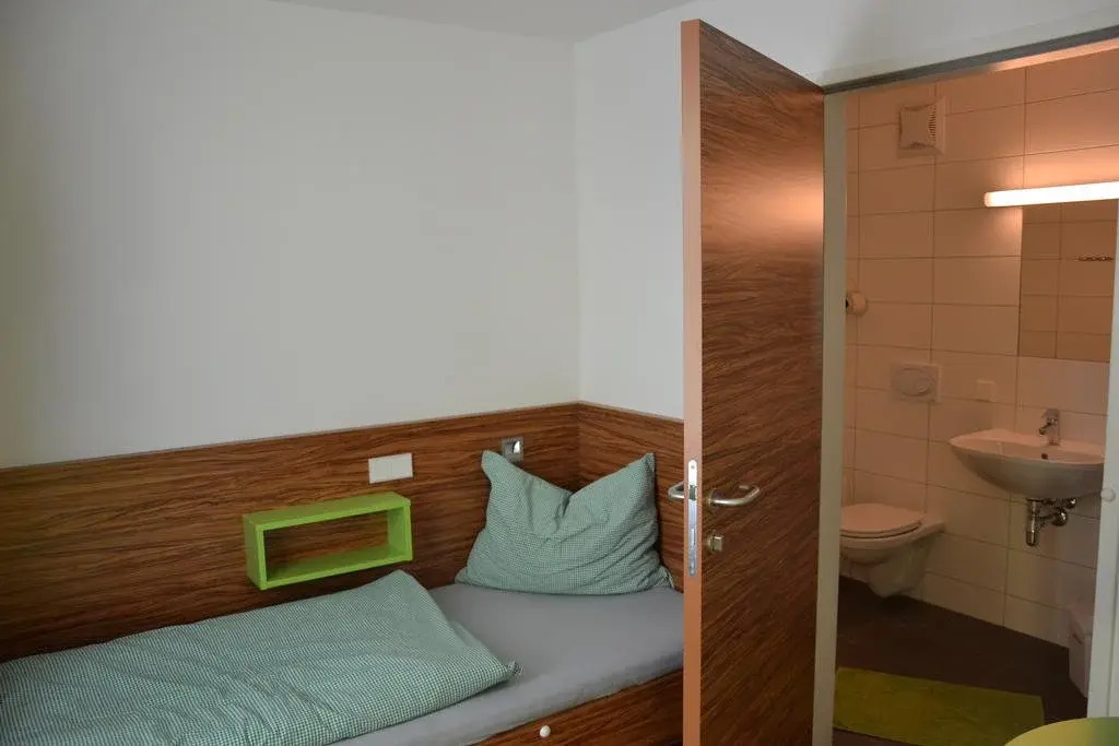 Karlingerhaus Hotel Hostel Home