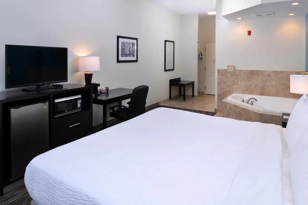 Holiday Inn Express & Suites - Effingham by IHG