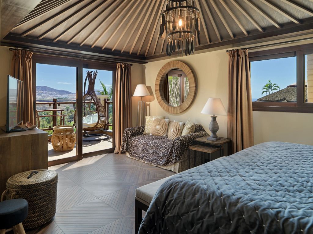Royal River, Luxury Hotel