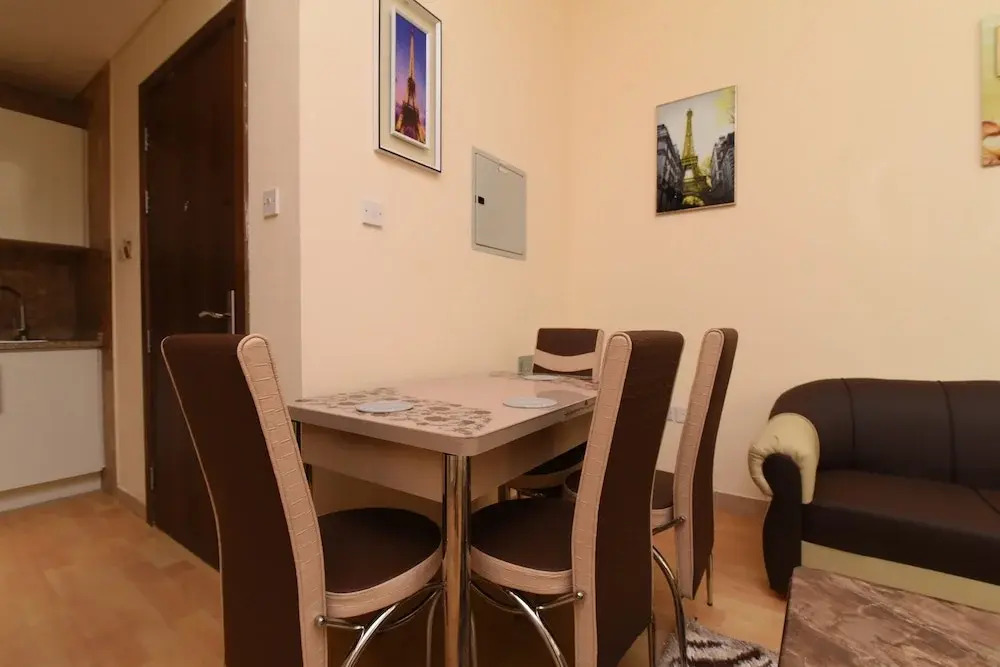 OYO 237 Home Capitol Tower Internet City