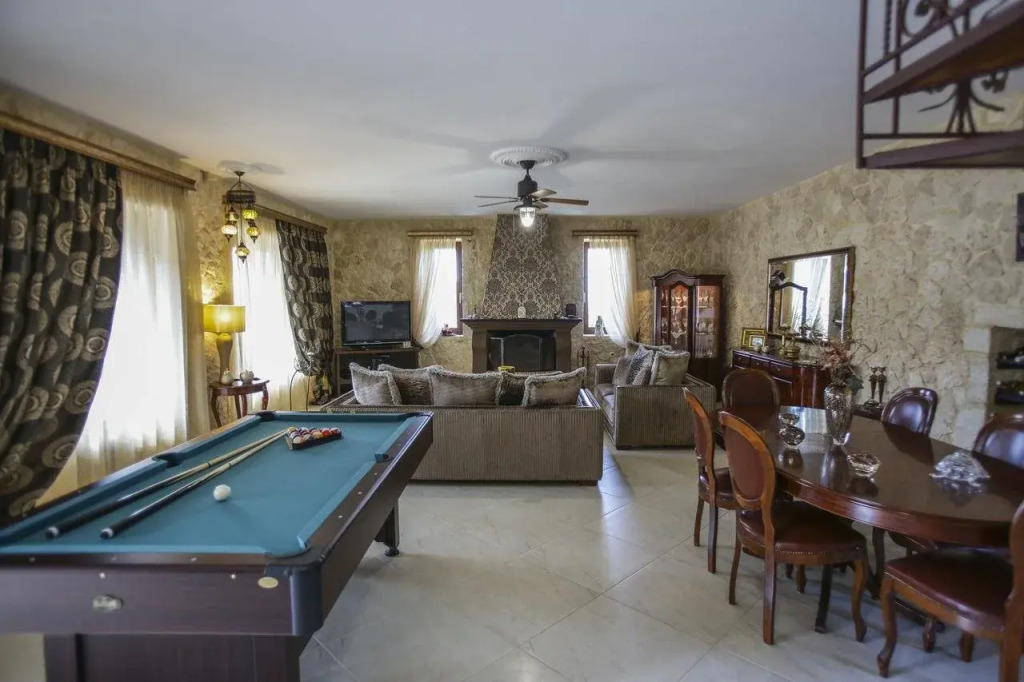 Piedra Villa