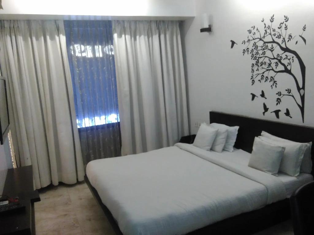 Hotel Maple Inn