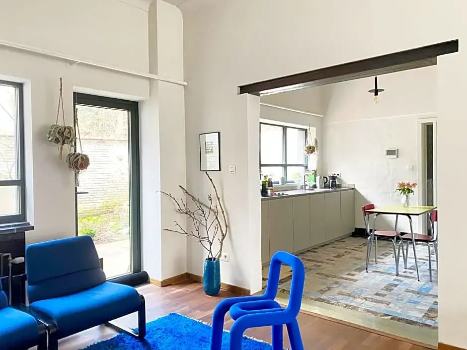B&B Expo House
