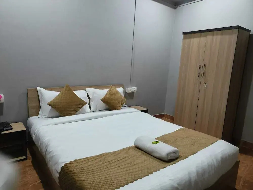 Hotel Pohor Regency Near Kamakhya Foot Bridge