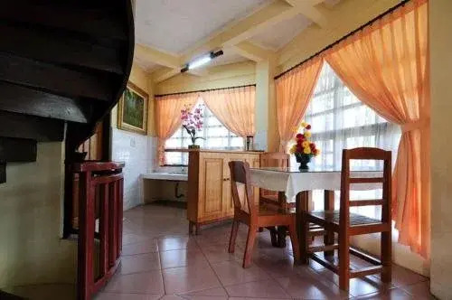  Sapadia Hotel And Cottage Parapat